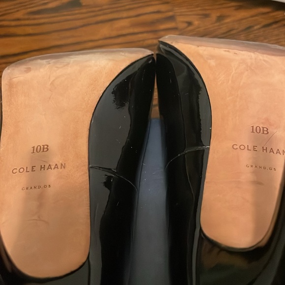 Black patent heels. Cole Haan - Picture 7 of 7